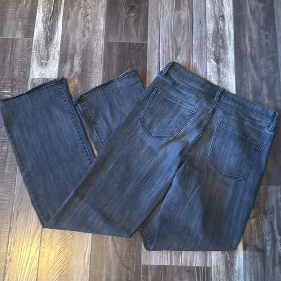 WHBM Mid Rise Slim Boot Cut Jeans Size 8 Regular - Picture 6 of 7
